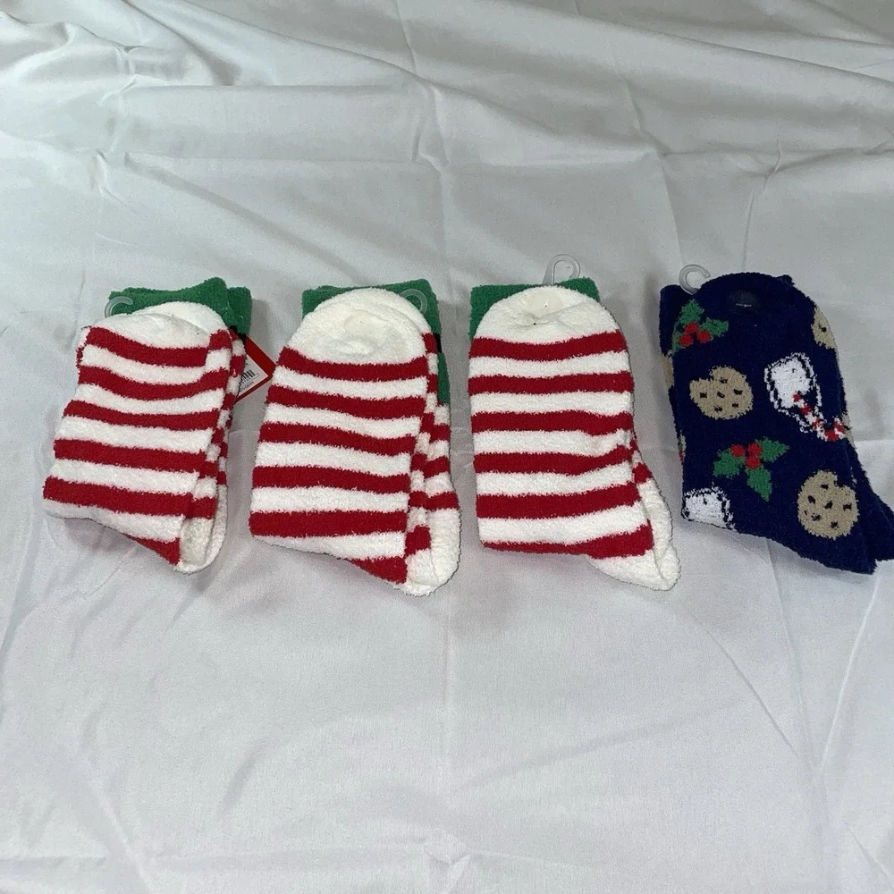 Wondershop Target Christmas Fuzzy Crew Socks 4 Pair Bundle Elf Cookies Holiday
